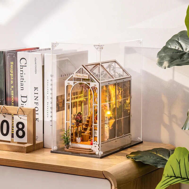 Acrylic Dust Cover for Book Nook Kits